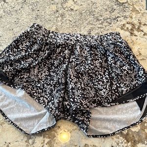 Lululemon hotty hot short size 8 tall